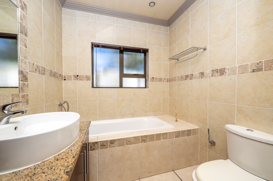 4 Bedroom Property for Sale in Sonkring Western Cape